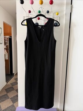Uniqlo Black V-Neck Sheath Dress - Women's